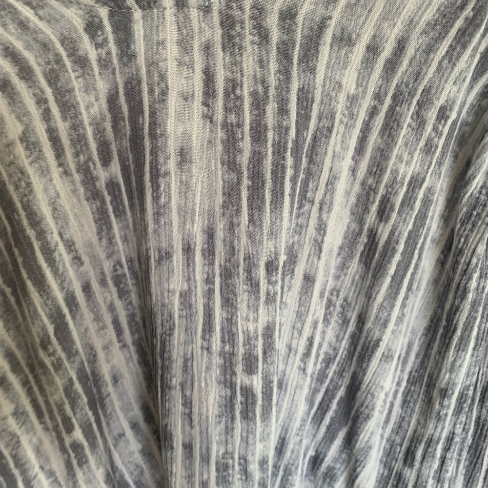 Fourteenth & 9th Gray and White Stripe Off The Shoulder Top Size Medium - Picture 5 of 8